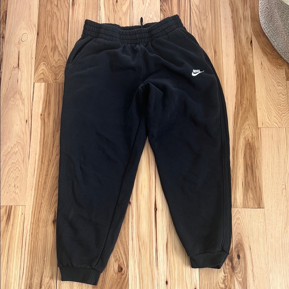 Nike Boys sweatpants- excellent condition!